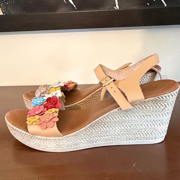 Neutral Floral Appliqué Espadrille Wedge Sandals - Multicolor Leather - Picture 4 of 6